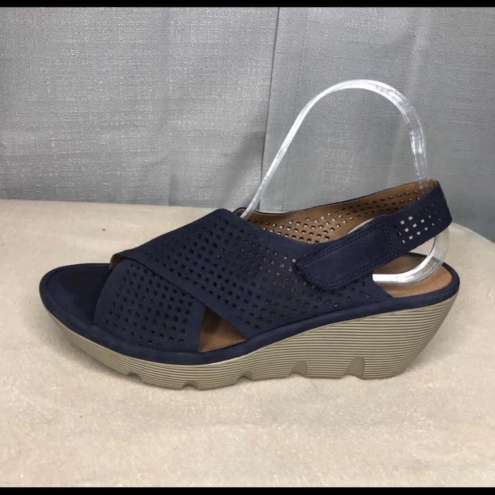 Clarks Artisan Navy Diecut Crossover Wedges Sz 9.5